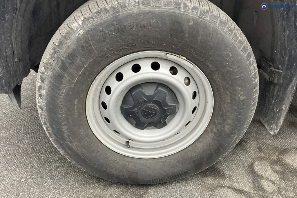 Volkswagen Amarok Life Manual Diesel Double Cab Pick-Up - Stock Number (1654043) - 32nd supplementary image