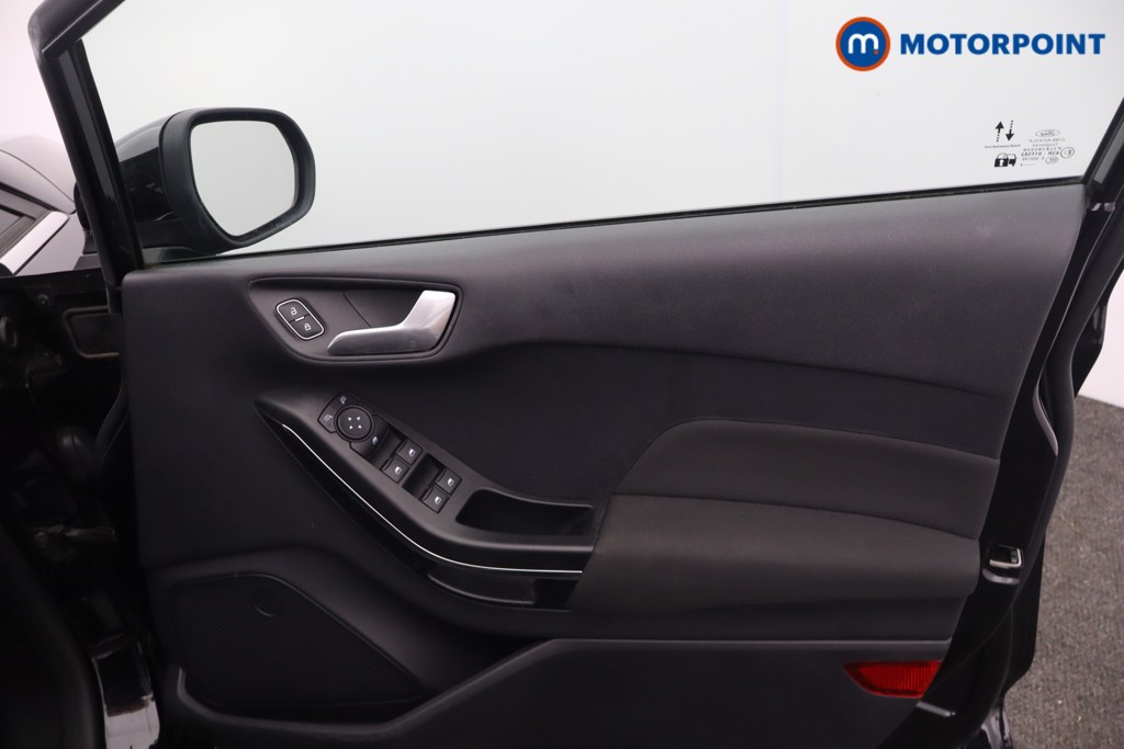 Ford Fiesta Titanium Manual Petrol Hatchback - Stock Number (1657843) - 7th supplementary image
