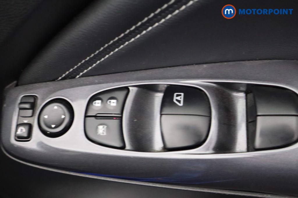 Nissan Juke N-Connecta Manual Petrol SUV - Stock Number (1660520) - 11th supplementary image