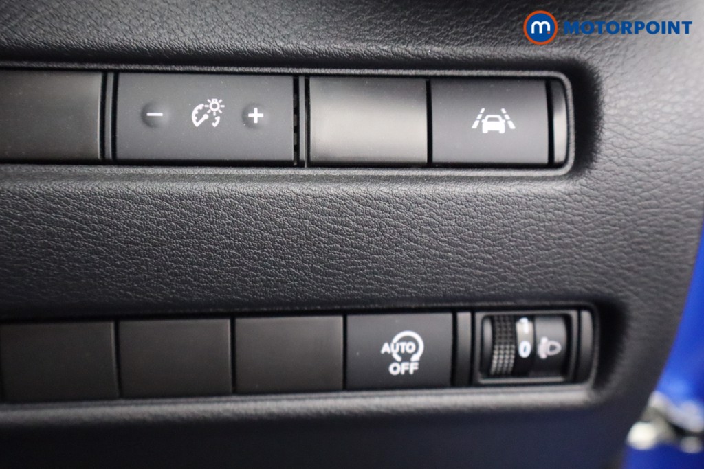 Nissan Juke N-Connecta Manual Petrol SUV - Stock Number (1660520) - 13th supplementary image