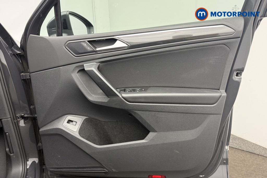 Volkswagen Tiguan Elegance Automatic Petrol SUV - Stock Number (1661801) - 2nd supplementary image