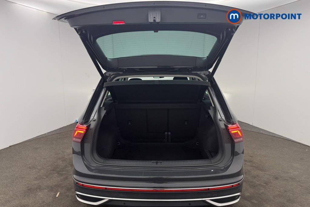 Volkswagen Tiguan Elegance Automatic Petrol SUV - Stock Number (1661801) - 16th supplementary image