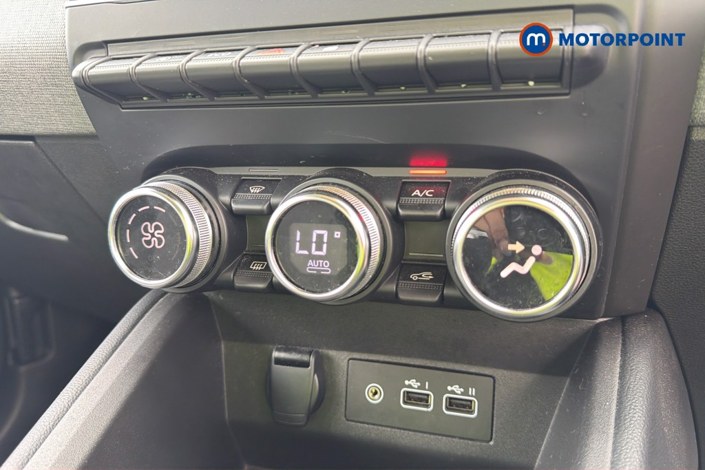 Renault Clio Evolution Manual Petrol Hatchback - Stock Number (1662098) - 12th supplementary image