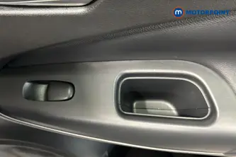 Nissan Juke N-Connecta Automatic Petrol SUV - Stock Number (1662718) - 994th supplementary image