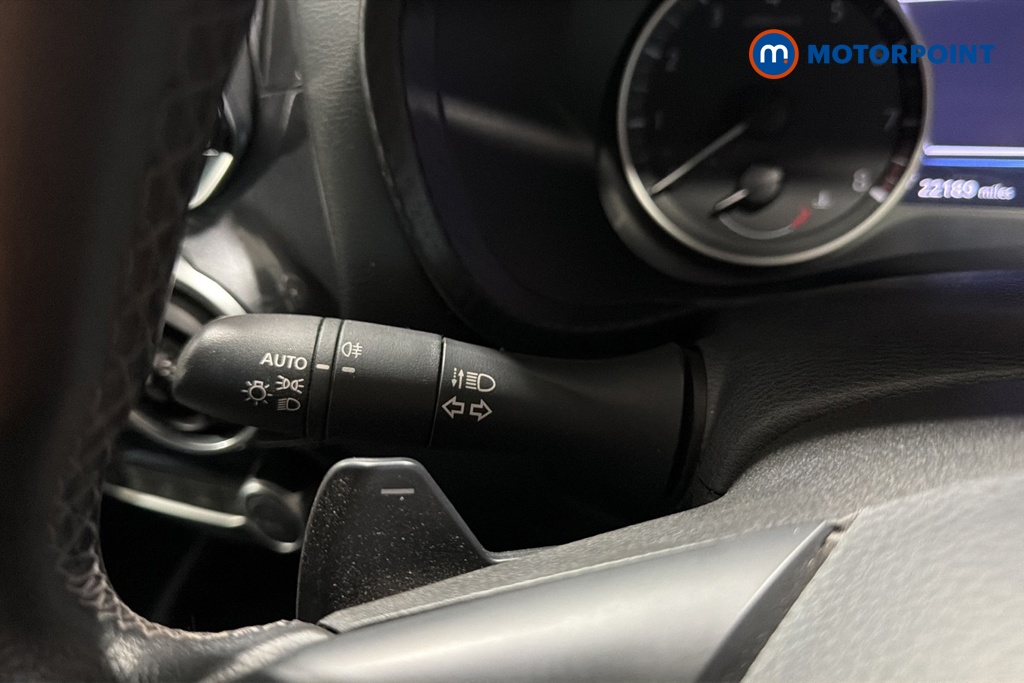 Nissan Juke N-Connecta Automatic Petrol SUV - Stock Number (1662718) - 5th supplementary image