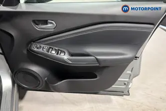 Nissan Juke N-Connecta Automatic Petrol SUV - Stock Number (1662718) - 10th supplementary image