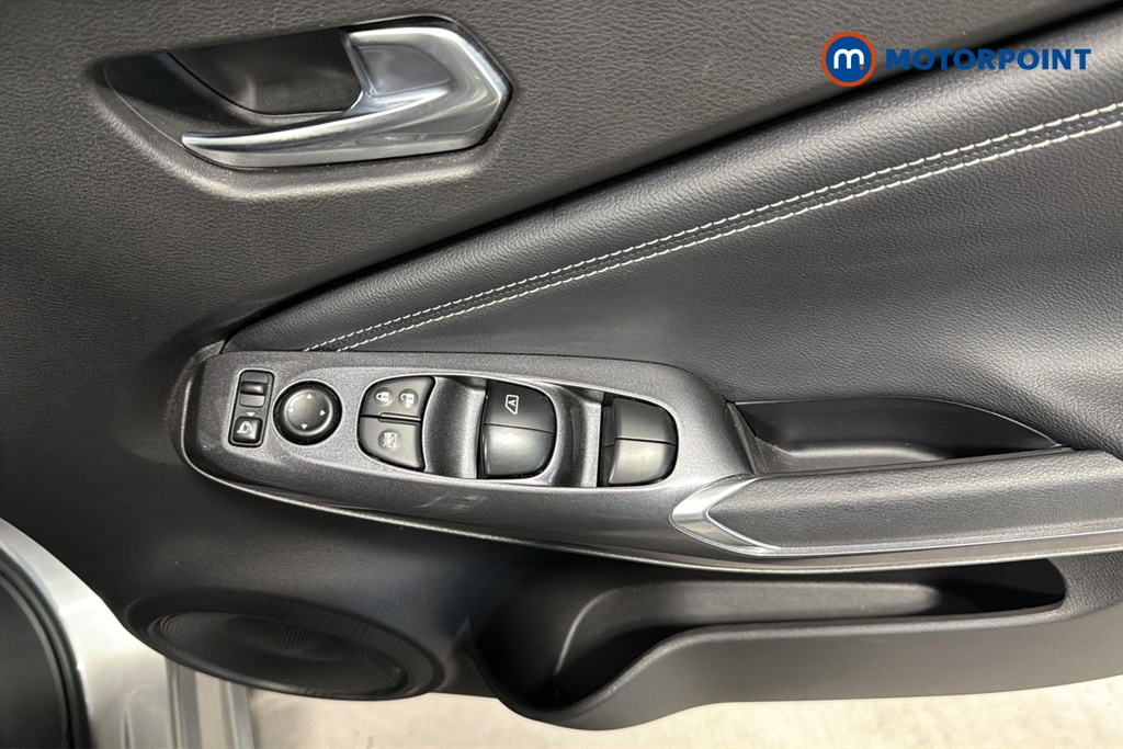 Nissan Juke N-Connecta Automatic Petrol SUV - Stock Number (1662718) - 19th supplementary image