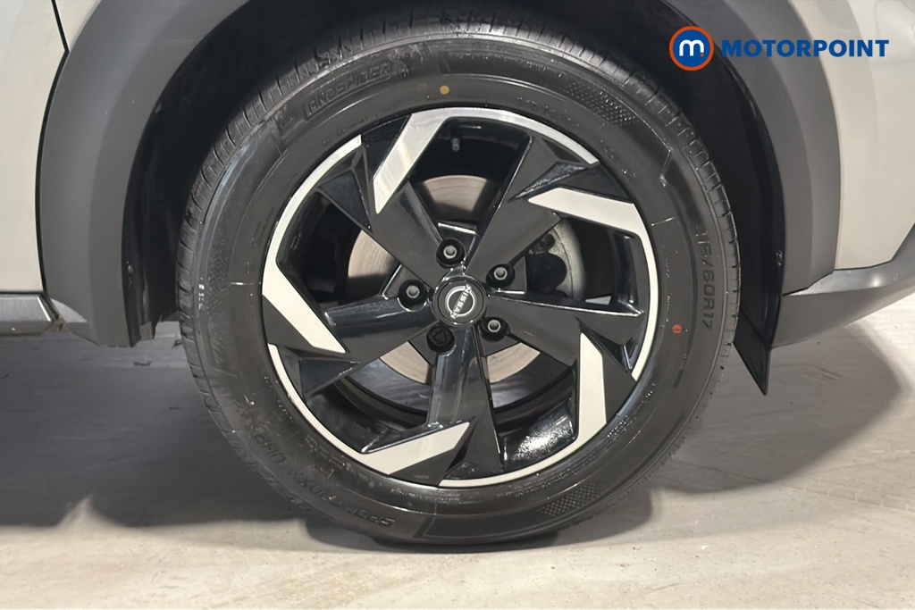 Nissan Juke N-Connecta Automatic Petrol SUV - Stock Number (1662718) - 47th supplementary image