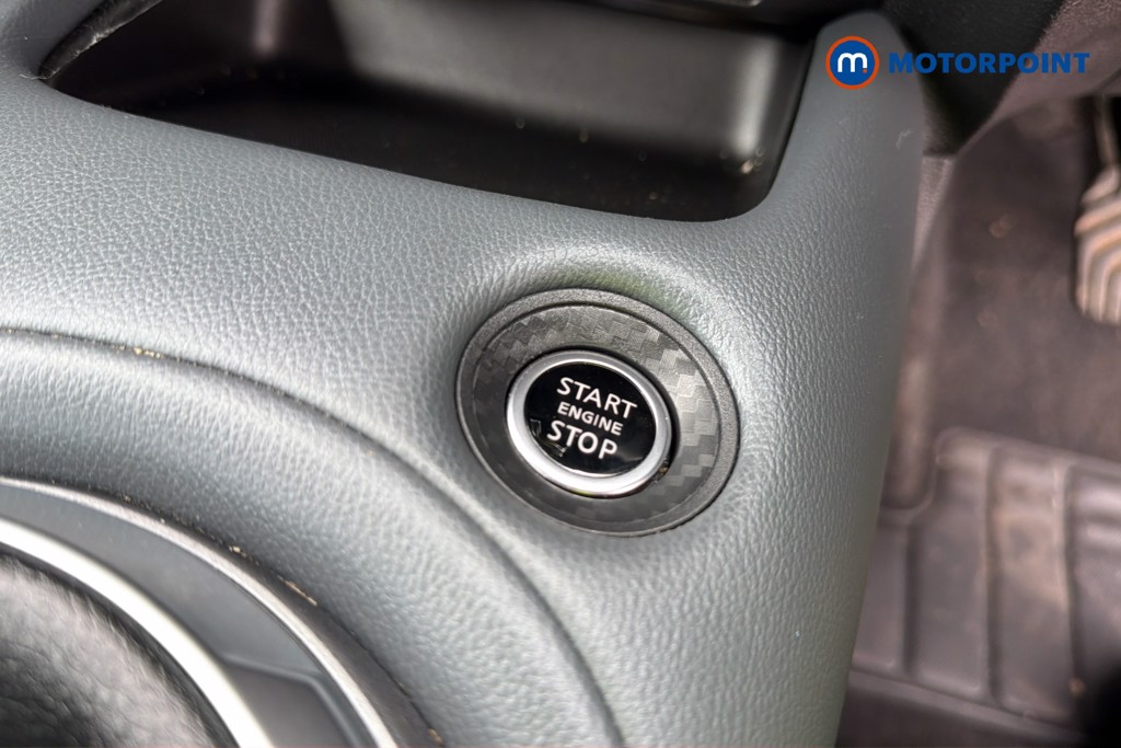 Nissan Juke N-Connecta Manual Petrol SUV - Stock Number (1663013) - 16th supplementary image
