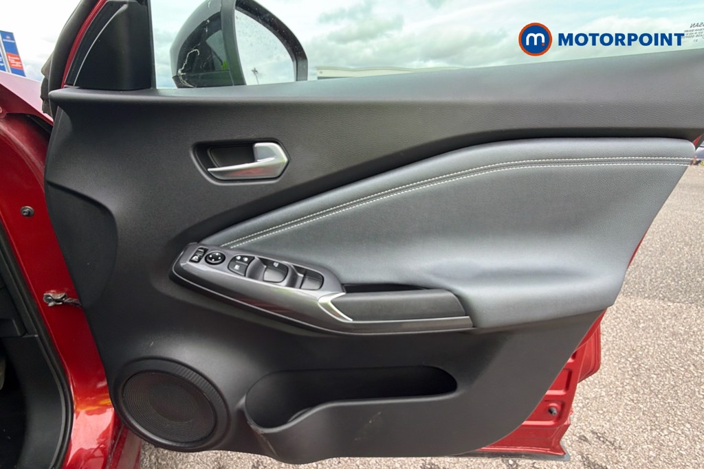 Nissan Juke N-Connecta Manual Petrol SUV - Stock Number (1663013) - 19th supplementary image