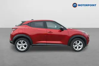 Nissan Juke N-Connecta Manual Petrol SUV - Stock Number (1663013) - Drivers side