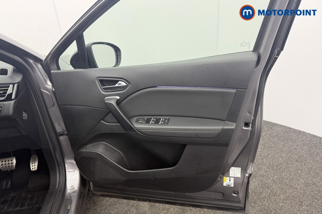 Renault Captur Engineered Automatic Petrol-Electric Hybrid SUV - Stock Number (1663330) - 8th supplementary image