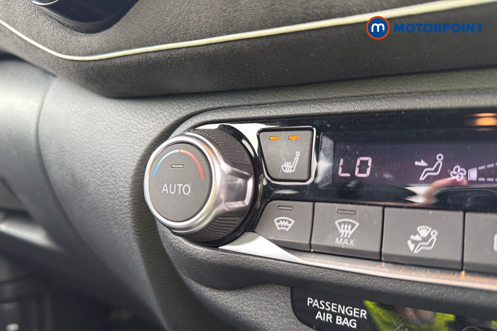 Nissan Juke Tekna-Plus Manual Petrol SUV - Stock Number (1663783) - 14th supplementary image