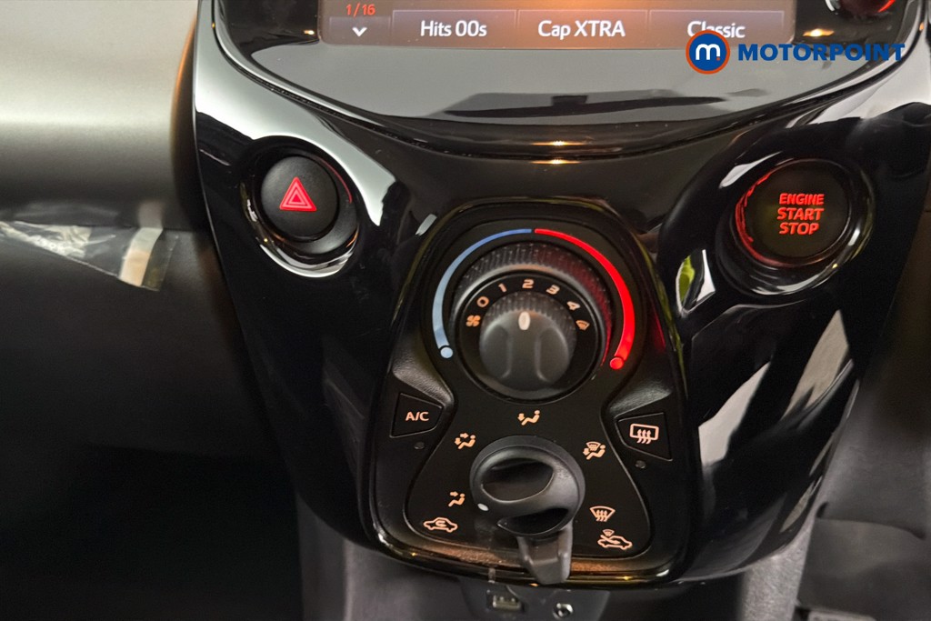 Peugeot 108 Allure Manual Petrol Hatchback - Stock Number (1665302) - 11th supplementary image