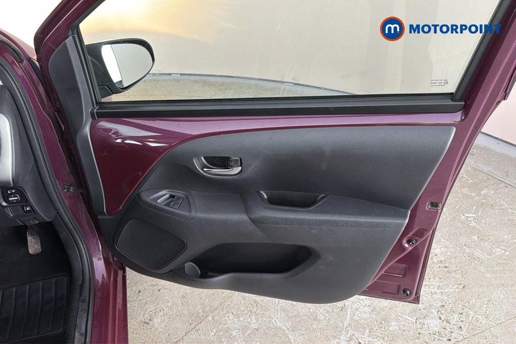 Peugeot 108 Allure Manual Petrol Hatchback - Stock Number (1665302) - 19th supplementary image