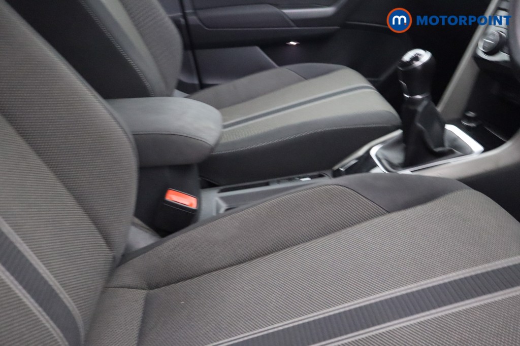 Volkswagen T-Roc Design Manual Petrol SUV - Stock Number (1666185) - 11th supplementary image