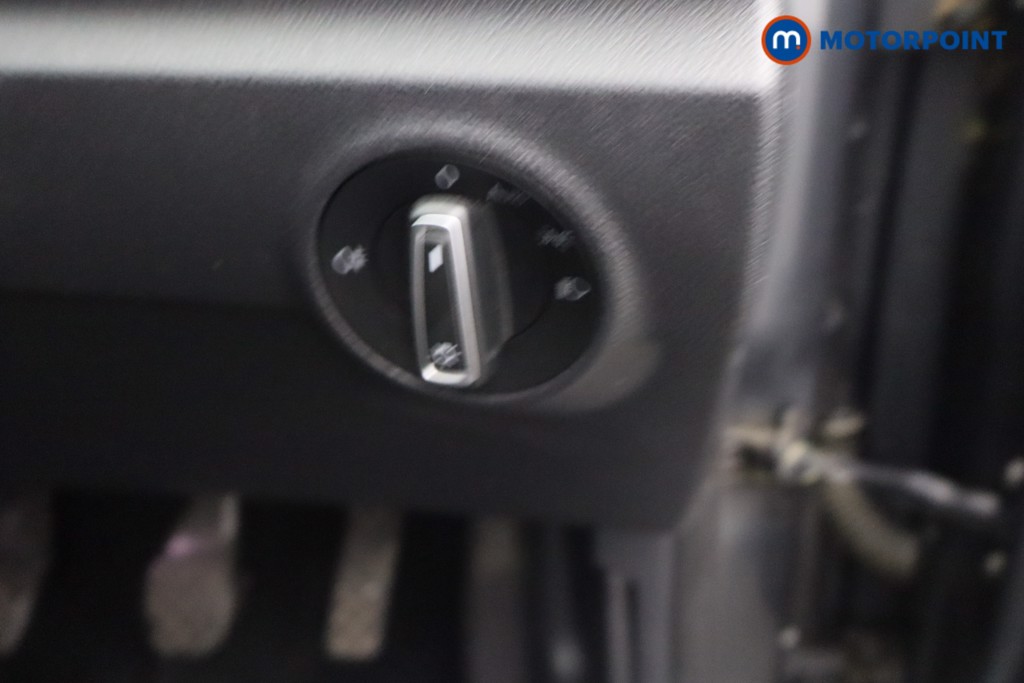 Volkswagen T-Roc Design Manual Petrol SUV - Stock Number (1666185) - 12th supplementary image