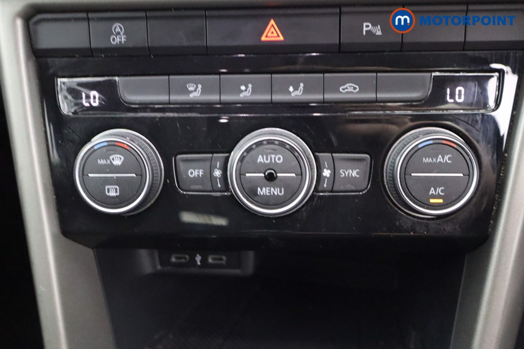 Volkswagen T-Roc Design Manual Petrol SUV - Stock Number (1666185) - 16th supplementary image