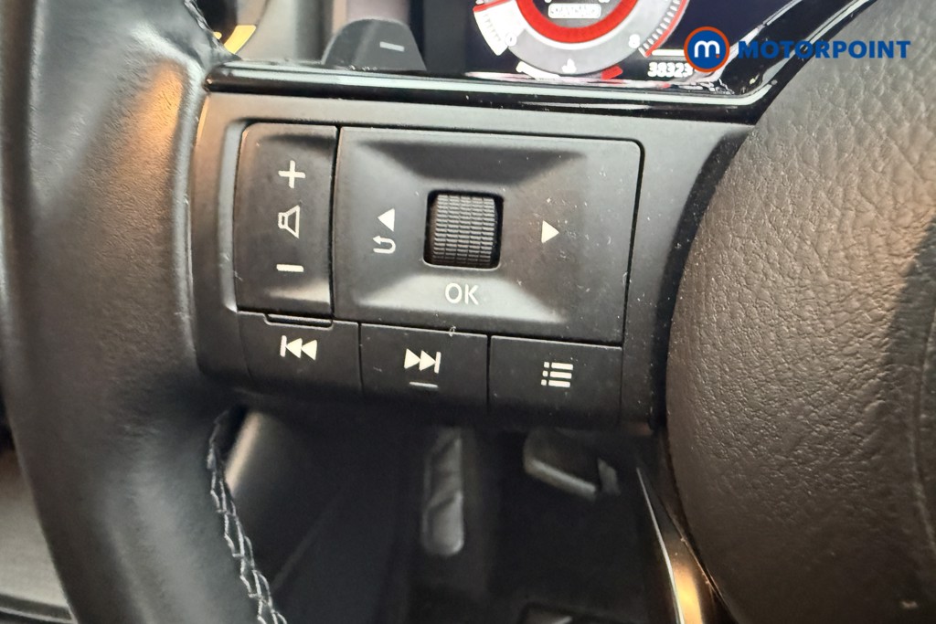 Nissan Qashqai N-Connecta Automatic Petrol SUV - Stock Number (1666318) - 5th supplementary image