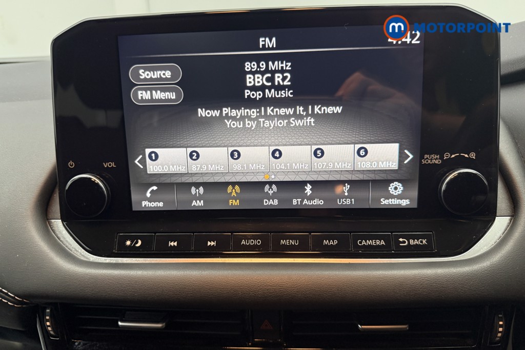 Nissan Qashqai N-Connecta Automatic Petrol SUV - Stock Number (1666318) - 9th supplementary image