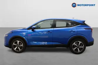 Nissan Qashqai N-Connecta Automatic Petrol SUV - Stock Number (1666318) - Passenger side