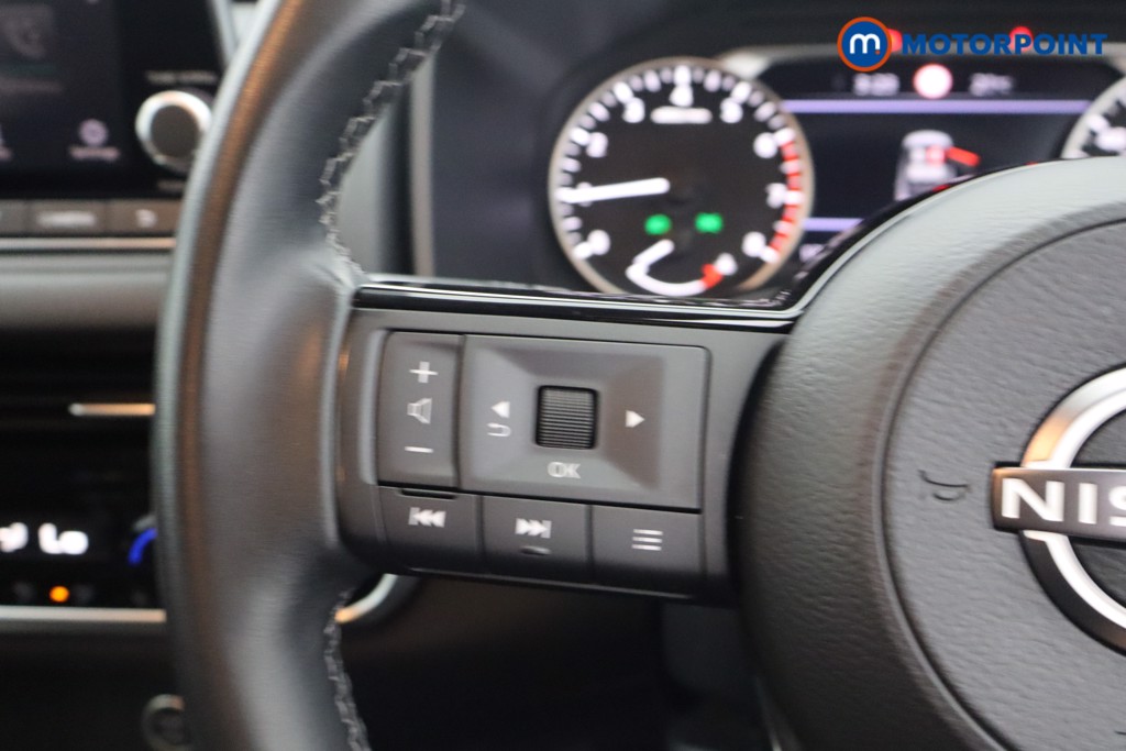 Nissan Qashqai Acenta Premium Manual Petrol SUV - Stock Number (1666478) - 4th supplementary image