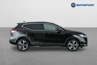 Nissan Qashqai N-Connecta Manual Petrol SUV - Stock Number (1666640) - Drivers side