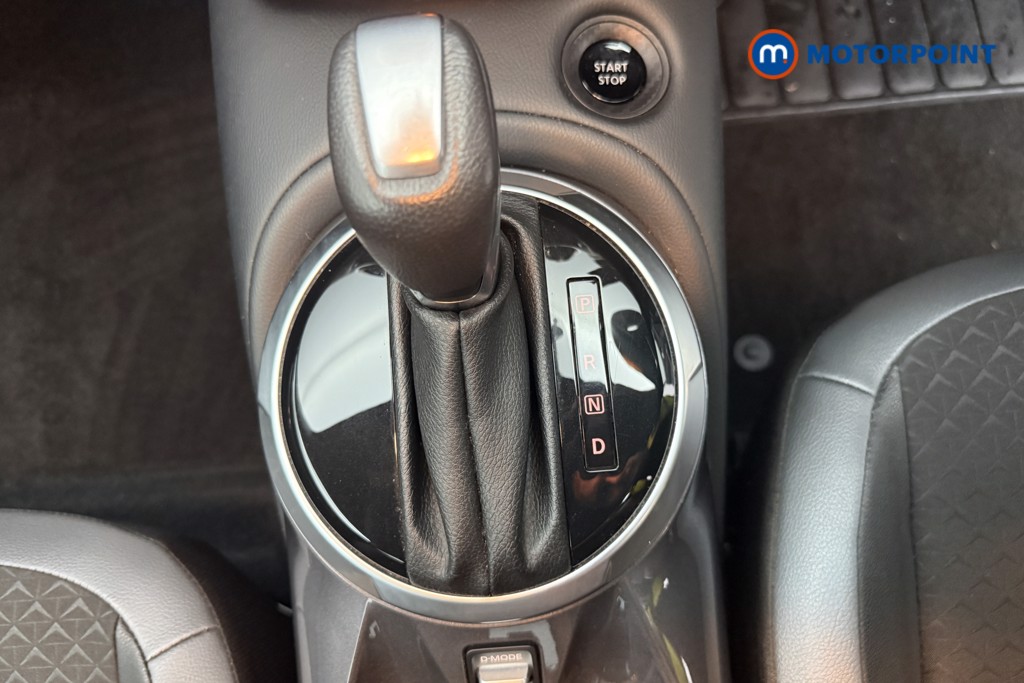 Nissan Juke N-Connecta Automatic Petrol-Electric Hybrid SUV - Stock Number (1666951) - 7th supplementary image