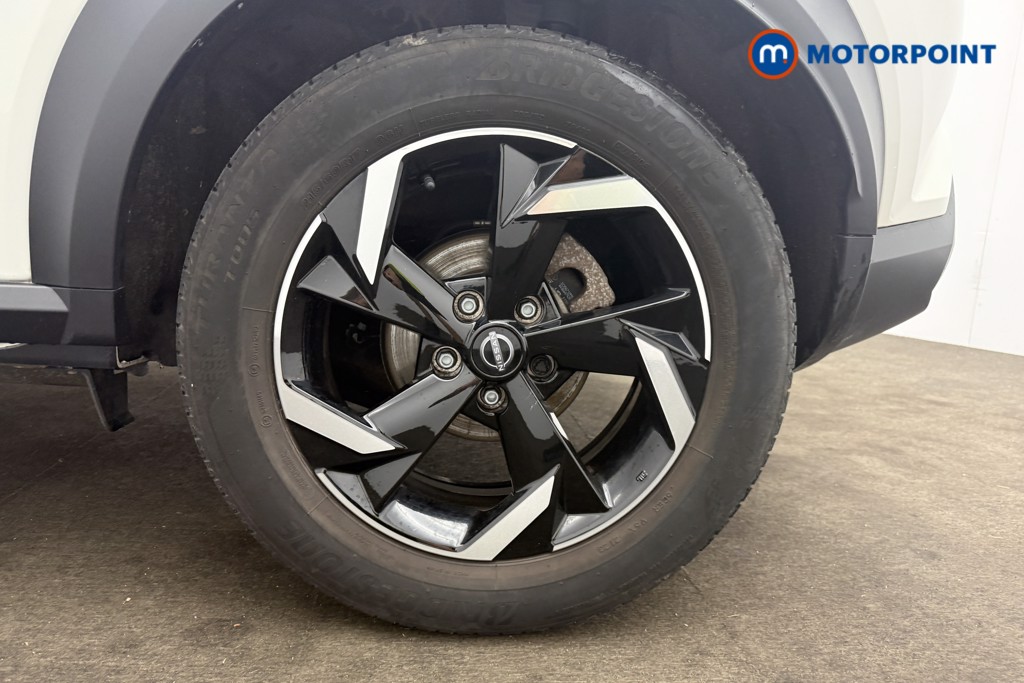 Nissan Juke N-Connecta Automatic Petrol-Electric Hybrid SUV - Stock Number (1666951) - 17th supplementary image