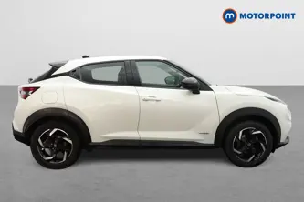 Nissan Juke N-Connecta Automatic Petrol-Electric Hybrid SUV - Stock Number (1666951) - Drivers side