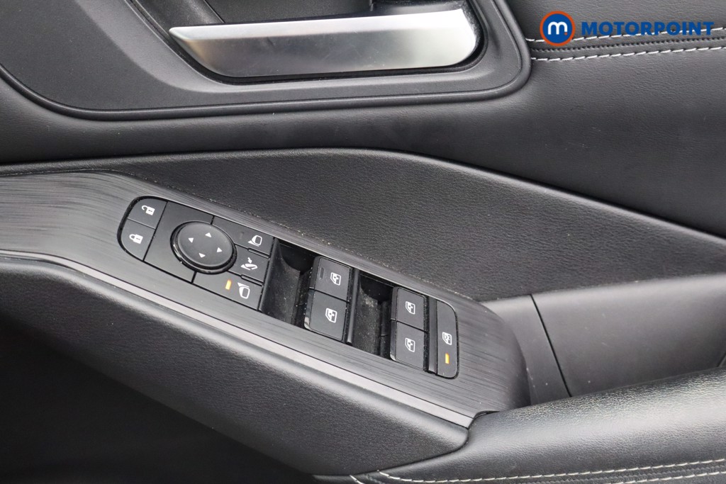 Nissan Qashqai Acenta Premium Manual Petrol SUV - Stock Number (1667073) - 13th supplementary image