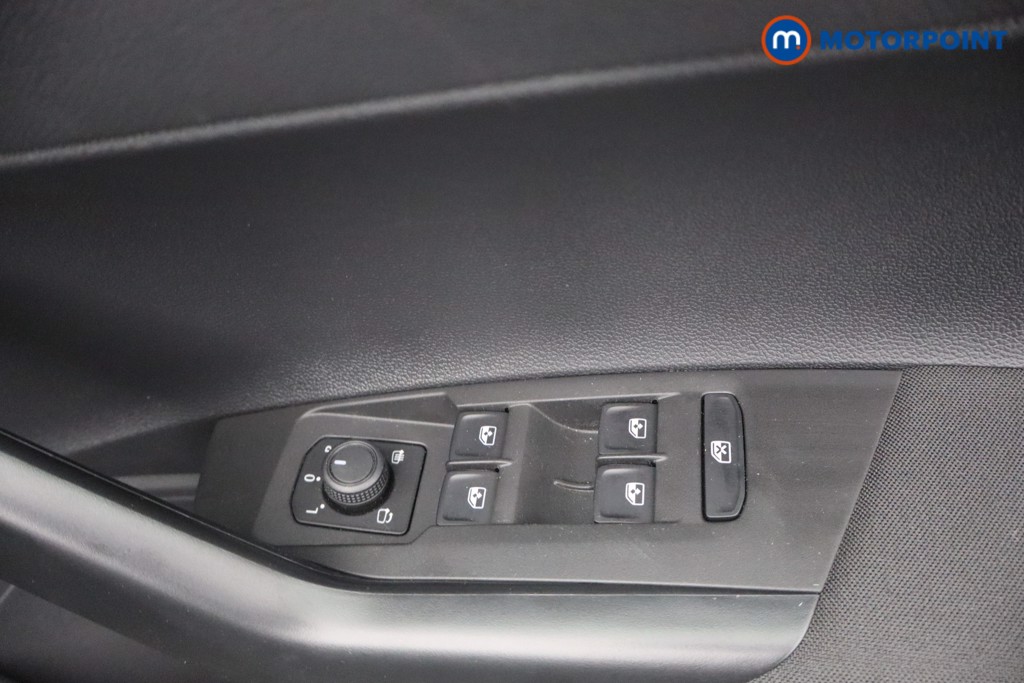 Volkswagen Polo Life Manual Petrol Hatchback - Stock Number (1667242) - 9th supplementary image