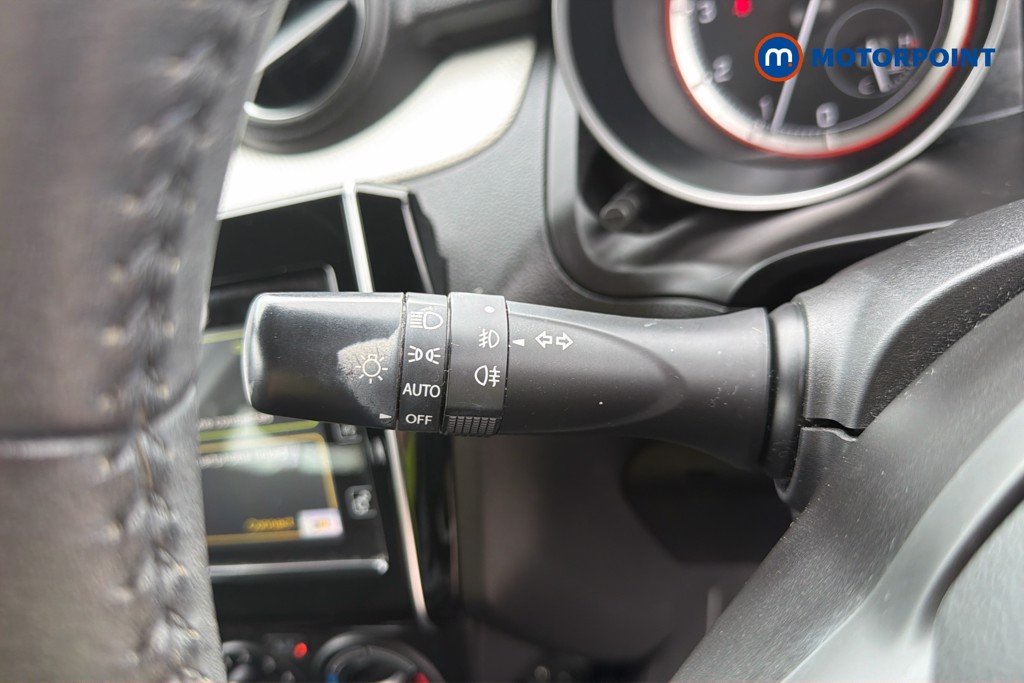 Suzuki Swift Attitude Manual Petrol Hatchback - Stock Number (1667858) - 2nd supplementary image