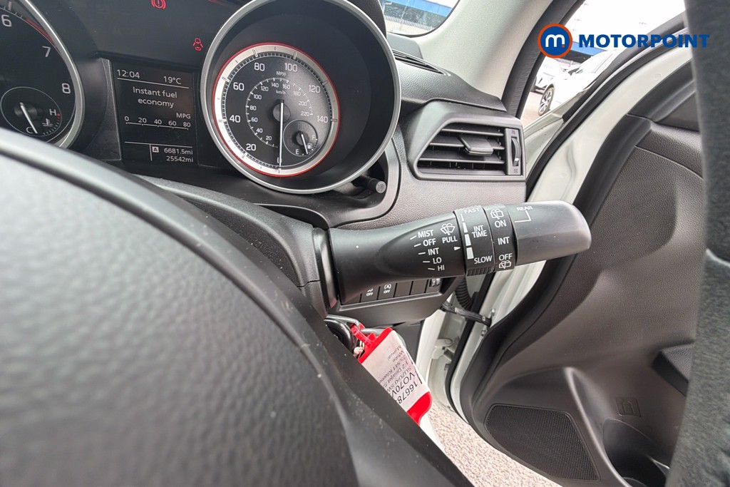 Suzuki Swift Attitude Manual Petrol Hatchback - Stock Number (1667858) - 3rd supplementary image