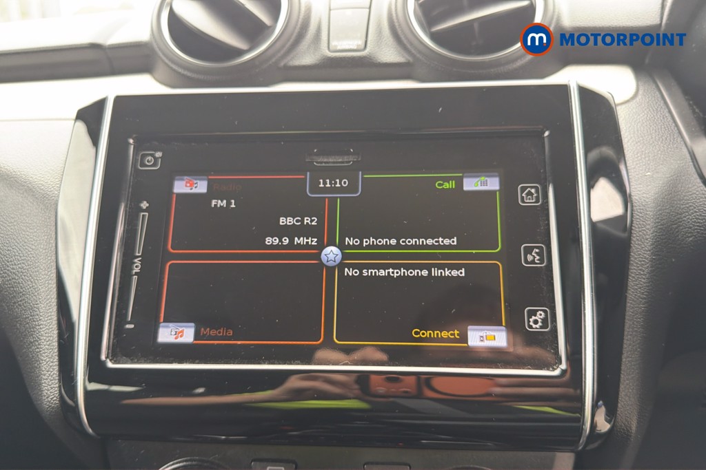 Suzuki Swift Attitude Manual Petrol Hatchback - Stock Number (1667858) - 4th supplementary image