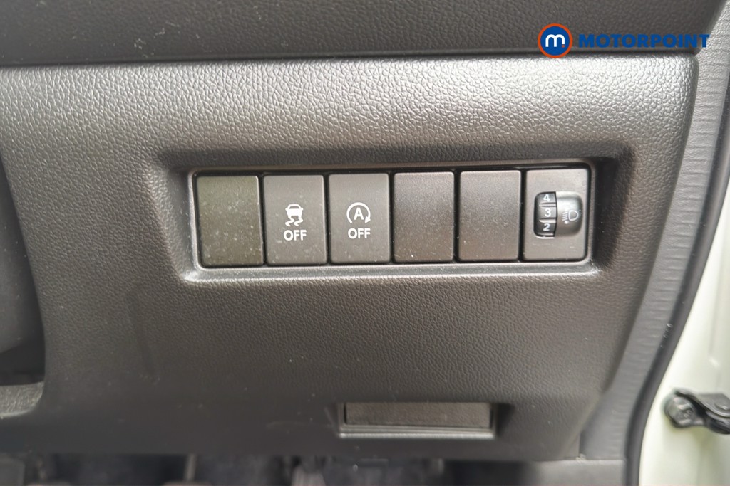 Suzuki Swift Attitude Manual Petrol Hatchback - Stock Number (1667858) - 9th supplementary image