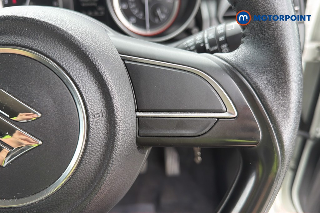 Suzuki Swift Attitude Manual Petrol Hatchback - Stock Number (1667858) - 1st supplementary image