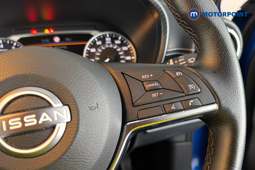 Nissan Juke N-Connecta Manual Petrol SUV - Stock Number (1668146) - 4th supplementary image