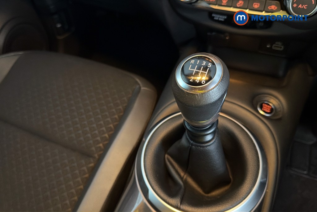 Nissan Juke N-Connecta Manual Petrol SUV - Stock Number (1668146) - 15th supplementary image
