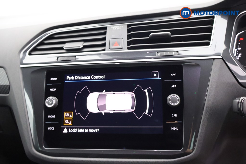Volkswagen Tiguan R-Line Automatic Petrol SUV - Stock Number (1668242) - 11th supplementary image