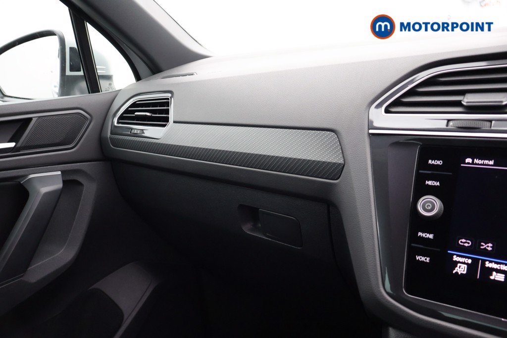 Volkswagen Tiguan R-Line Automatic Petrol SUV - Stock Number (1668242) - 12th supplementary image