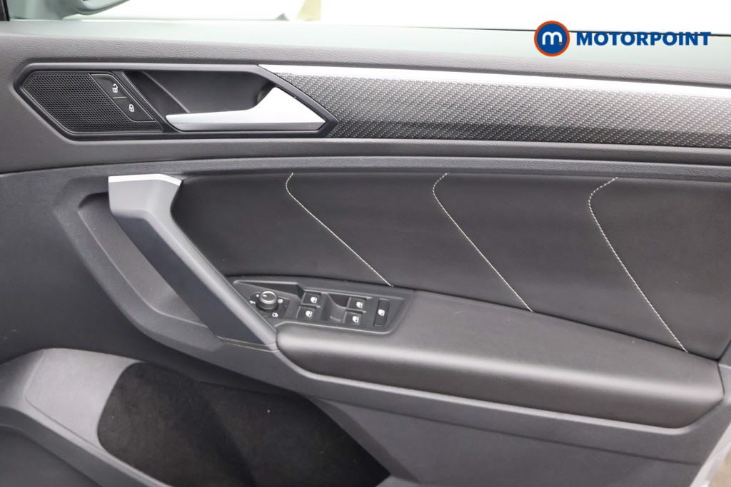 Volkswagen Tiguan R-Line Automatic Petrol SUV - Stock Number (1668242) - 15th supplementary image