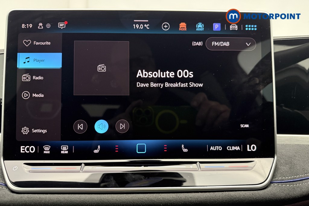 Volkswagen Passat R-Line Automatic Petrol Plug-In Hybrid Estate - Stock Number (1668358) - 4th supplementary image