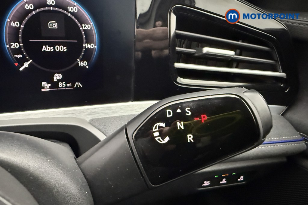 Volkswagen Passat R-Line Automatic Petrol Plug-In Hybrid Estate - Stock Number (1668358) - 7th supplementary image