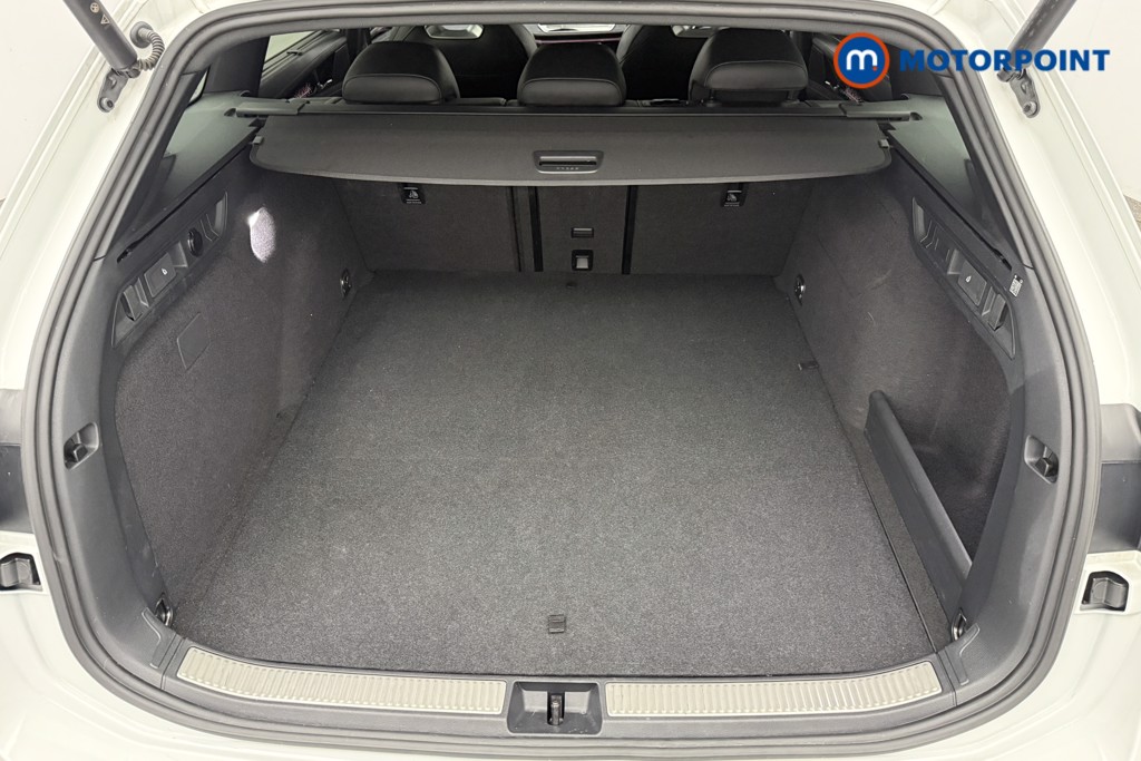 Volkswagen Passat R-Line Automatic Petrol Plug-In Hybrid Estate - Stock Number (1668358) - 25th supplementary image