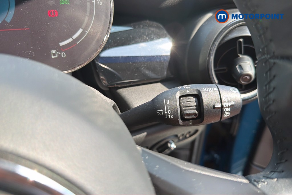 Mini Hatchback Cooper Classic Automatic Petrol Hatchback - Stock Number (1668468) - 9th supplementary image