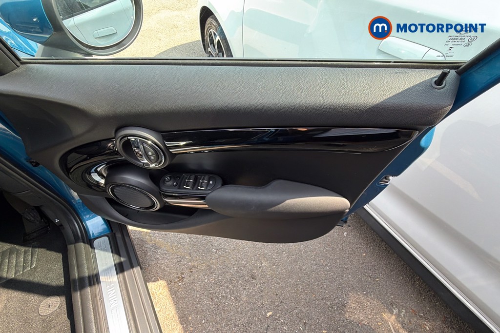 Mini Hatchback Cooper Classic Automatic Petrol Hatchback - Stock Number (1668468) - 38th supplementary image