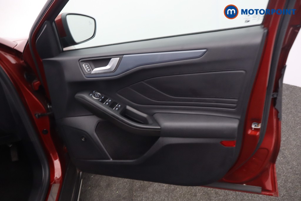 Ford Focus Active X Automatic Diesel Hatchback - Stock Number (1668664) - 9th supplementary image