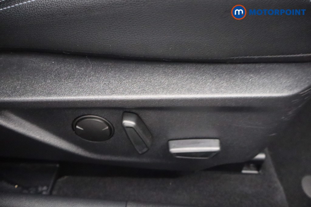 Ford Focus Active X Automatic Diesel Hatchback - Stock Number (1668664) - 12th supplementary image