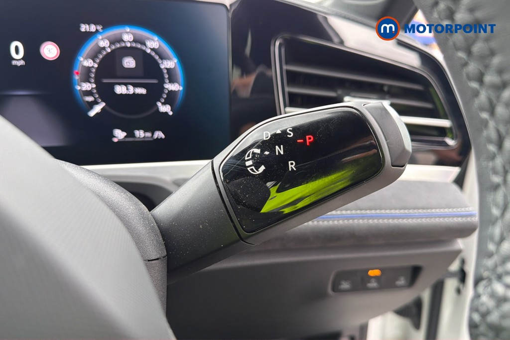 Volkswagen Passat R-Line Automatic Petrol Plug-In Hybrid Estate - Stock Number (1668998) - 15th supplementary image